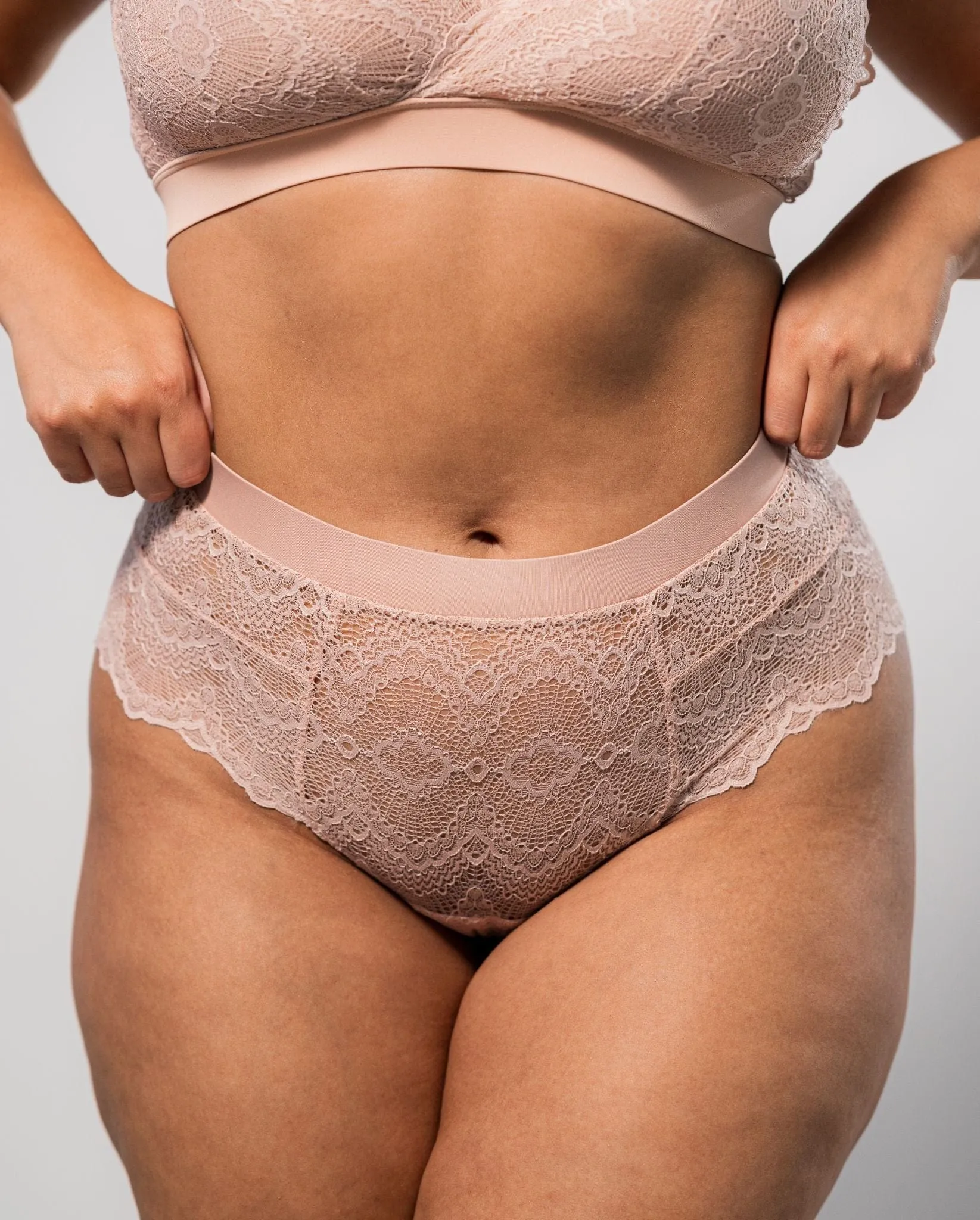 Lace Highwaist String Nude