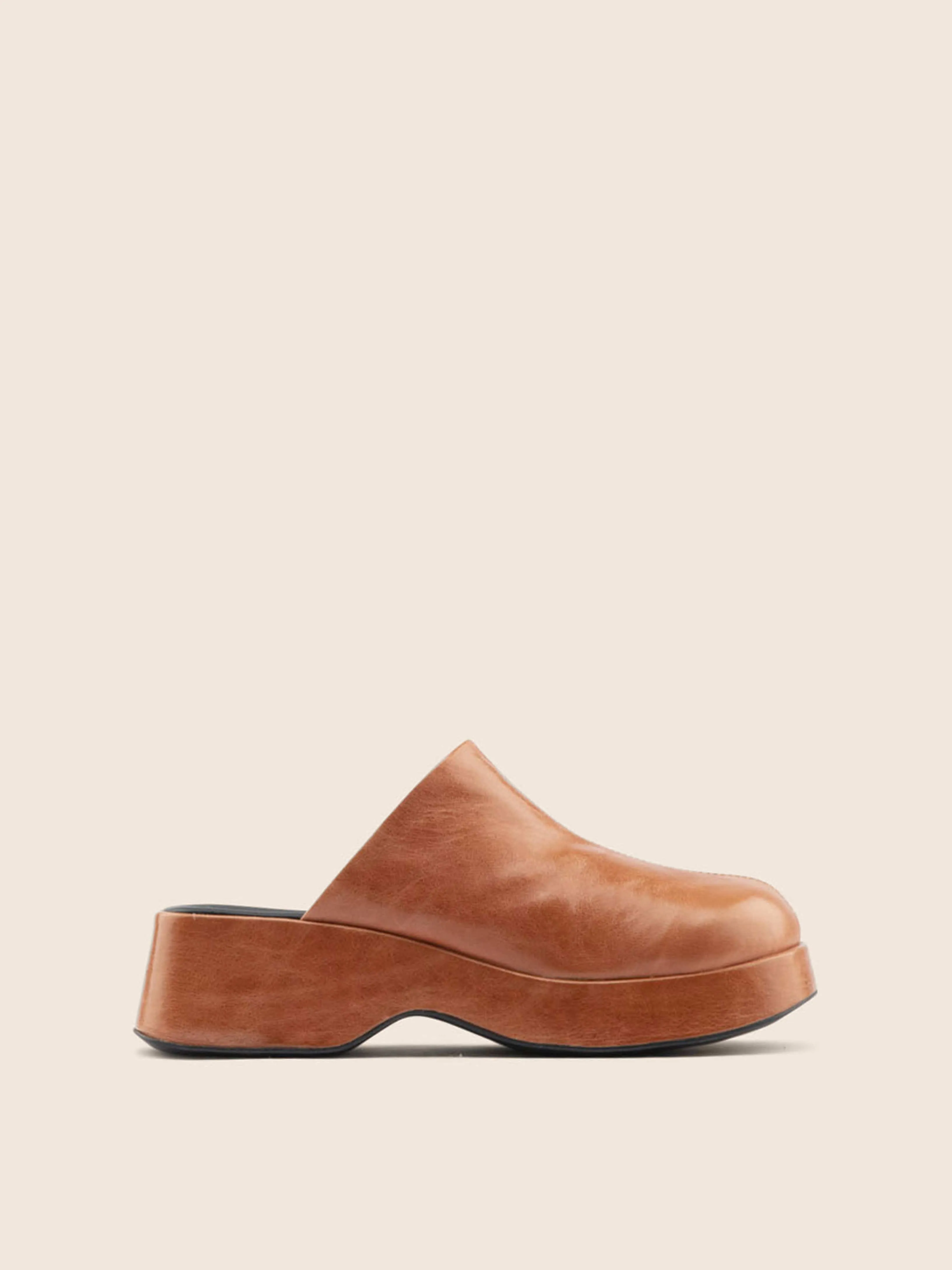 Vera Caramel Clog